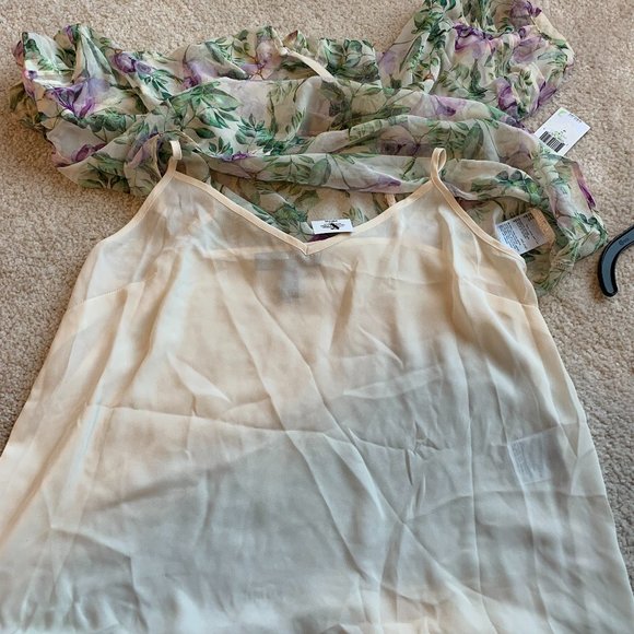 NWT  INC Floral Puff Sleeve Blouse, petite M - Picture 8 of 8